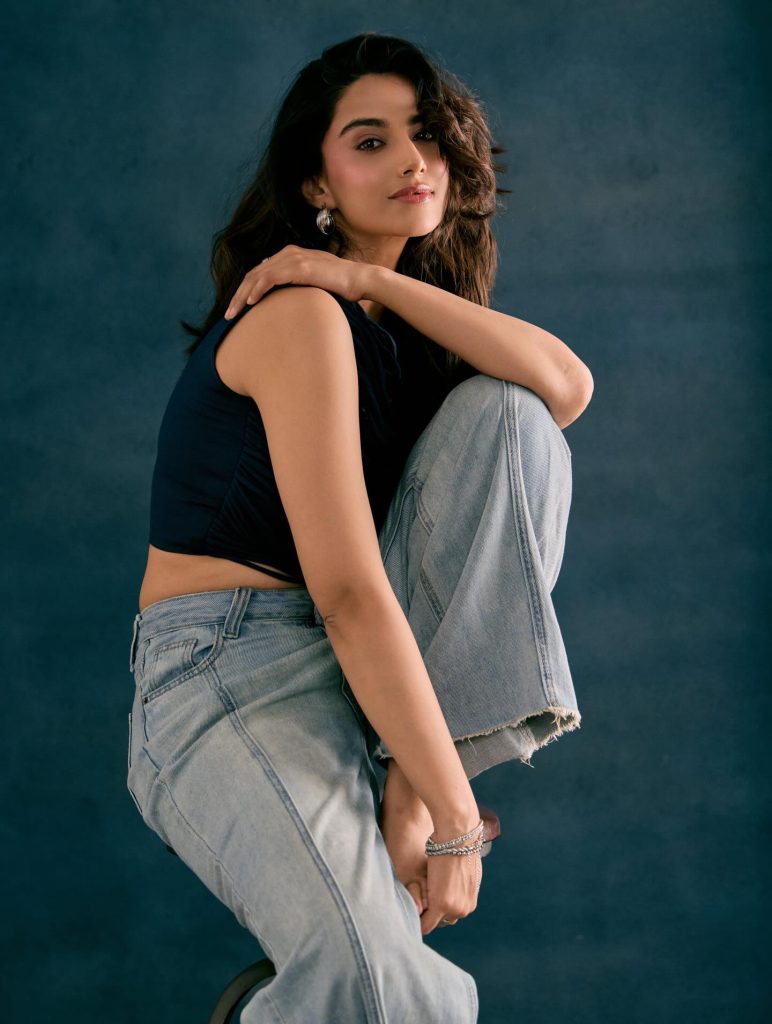 meenakshichaudhary recent photos